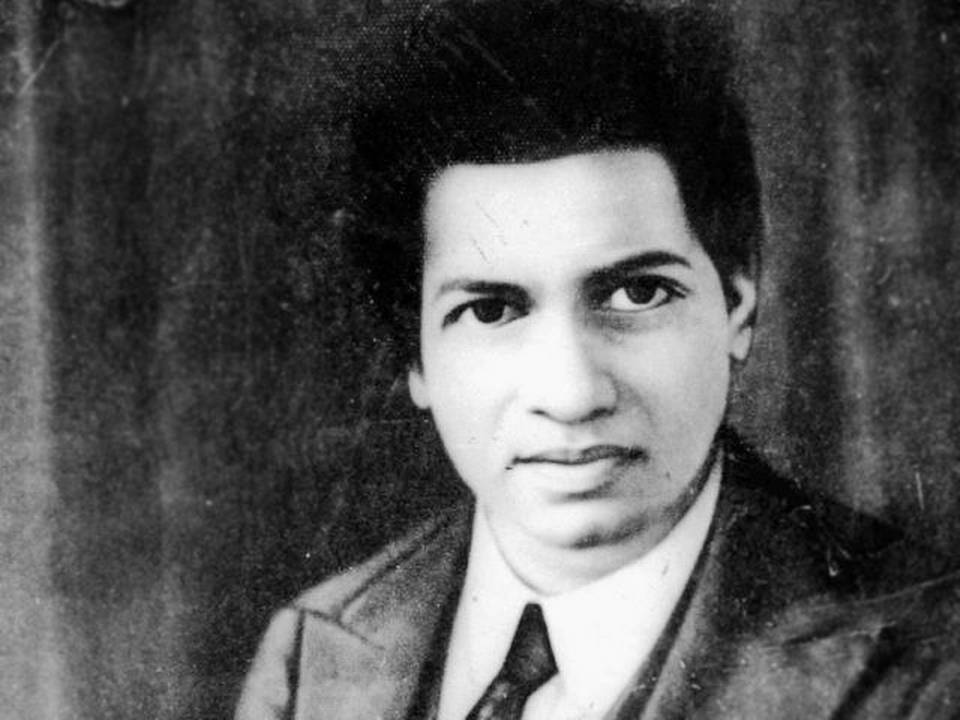 The blackened coarse elbow of Ramanujan